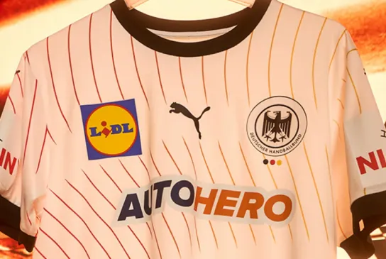 23AW_SOCIAL_TS_Handball_DHB_WHITE_10_1x1.jpg