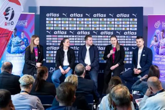 panel-talk.jpg