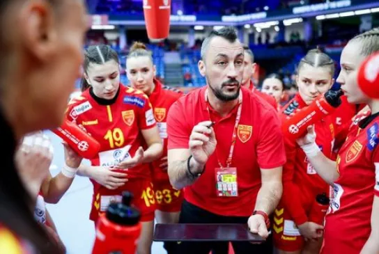 28_Mazedonien_kolektiff.JPG 28_Mazedonien_kolektiff.JPG