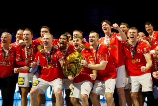 Euro26---Medal-Ceremony__95A3318_JE.JPG